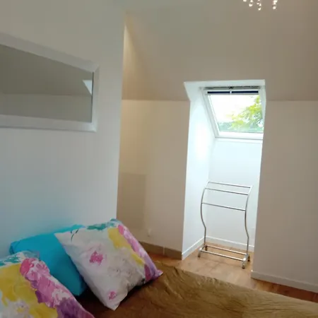 Chambre, Salle De Bain, Toilette, Salon Privatif 3*