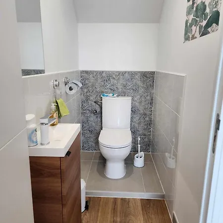 Bed & Breakfast Chambre, Salle De Bain, Toilette, Salon Privatif