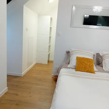 Bed & Breakfast Chambre, Salle De Bain, Toilette, Salon Privatif 3*