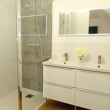 Bed & Breakfast Chambre, Salle De Bain, Toilette, Salon Privatif