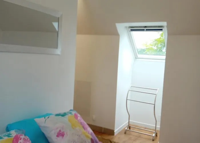 Chambre, Salle De Bain, Toilette, Salon Privatif 3*