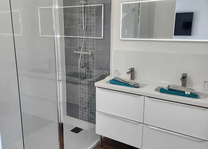 Bed & Breakfast Chambre, Salle De Bain, Toilette, Salon Privatif 3*